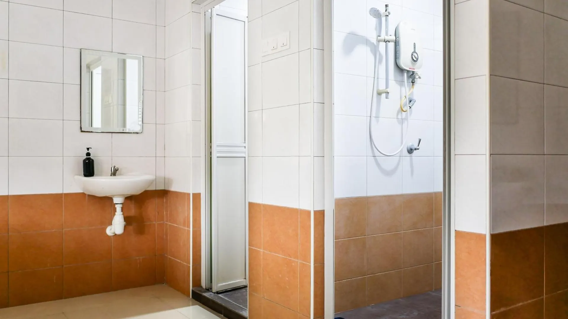 Wishful Guesthouse At Georgetown#Lohguanlye#Budgetstay ג'ורג' טאון